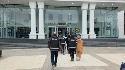 Sahte kimlikle arazi satmaya çalıştılar