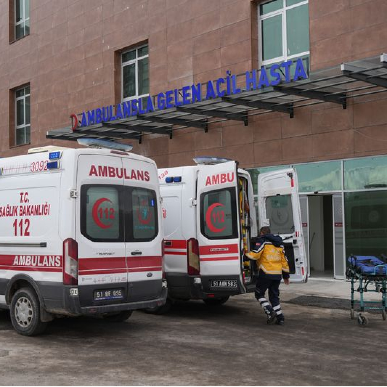 Motosiklet sürücüsü can verdi