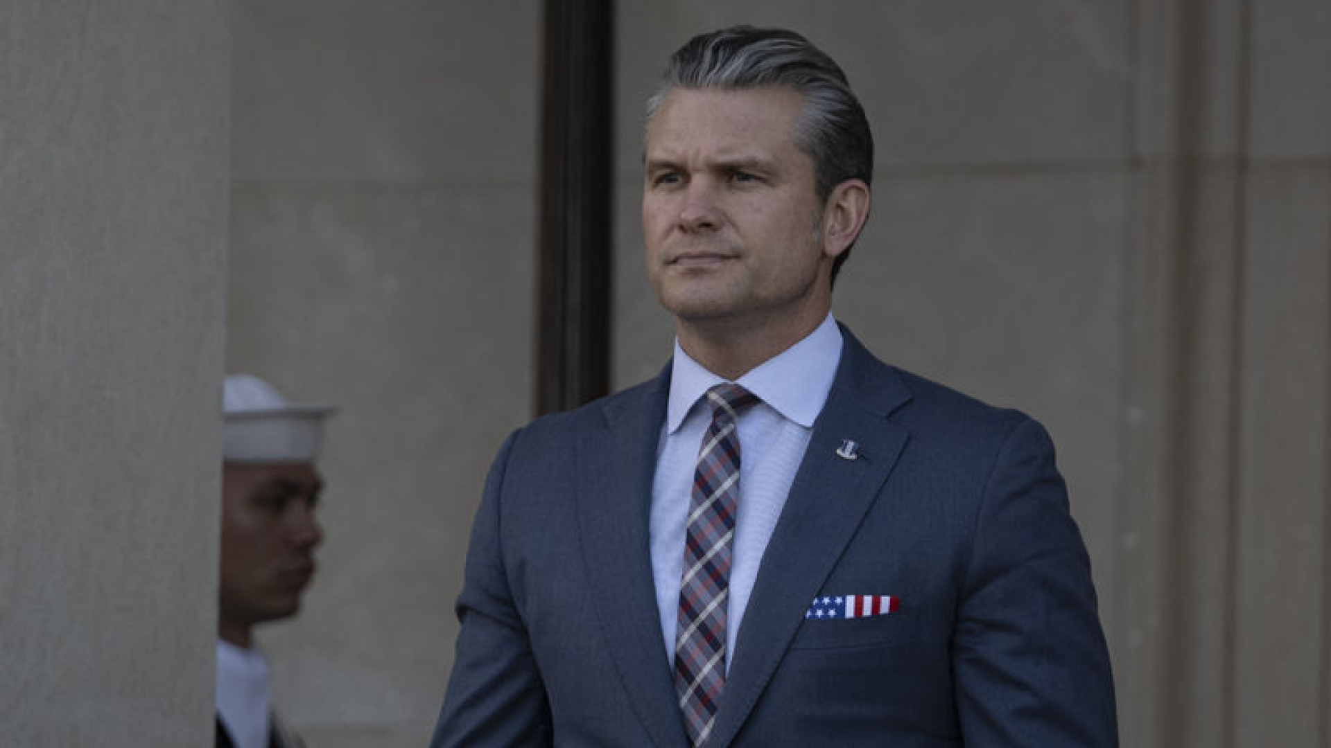 ABD Savunma Bakanı Hegseth'ten İran'a Net Uyarı: Nükleer Kabiliyet Peşine Düşmeyin