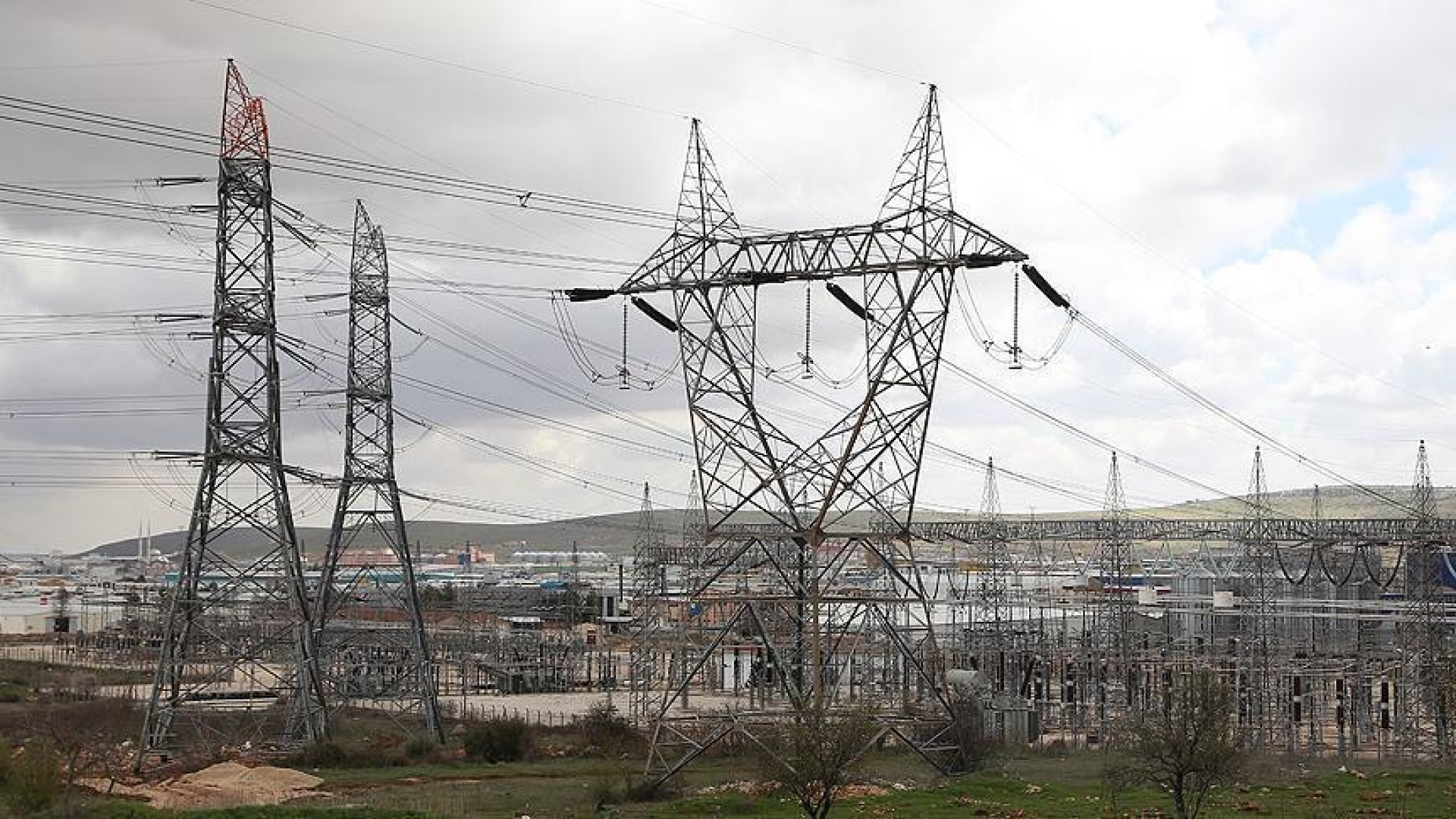 İstanbul'da 30 Ocak Cuma Günü 10 Saate Varan Elektrik Kesintisi Yaşanacak
