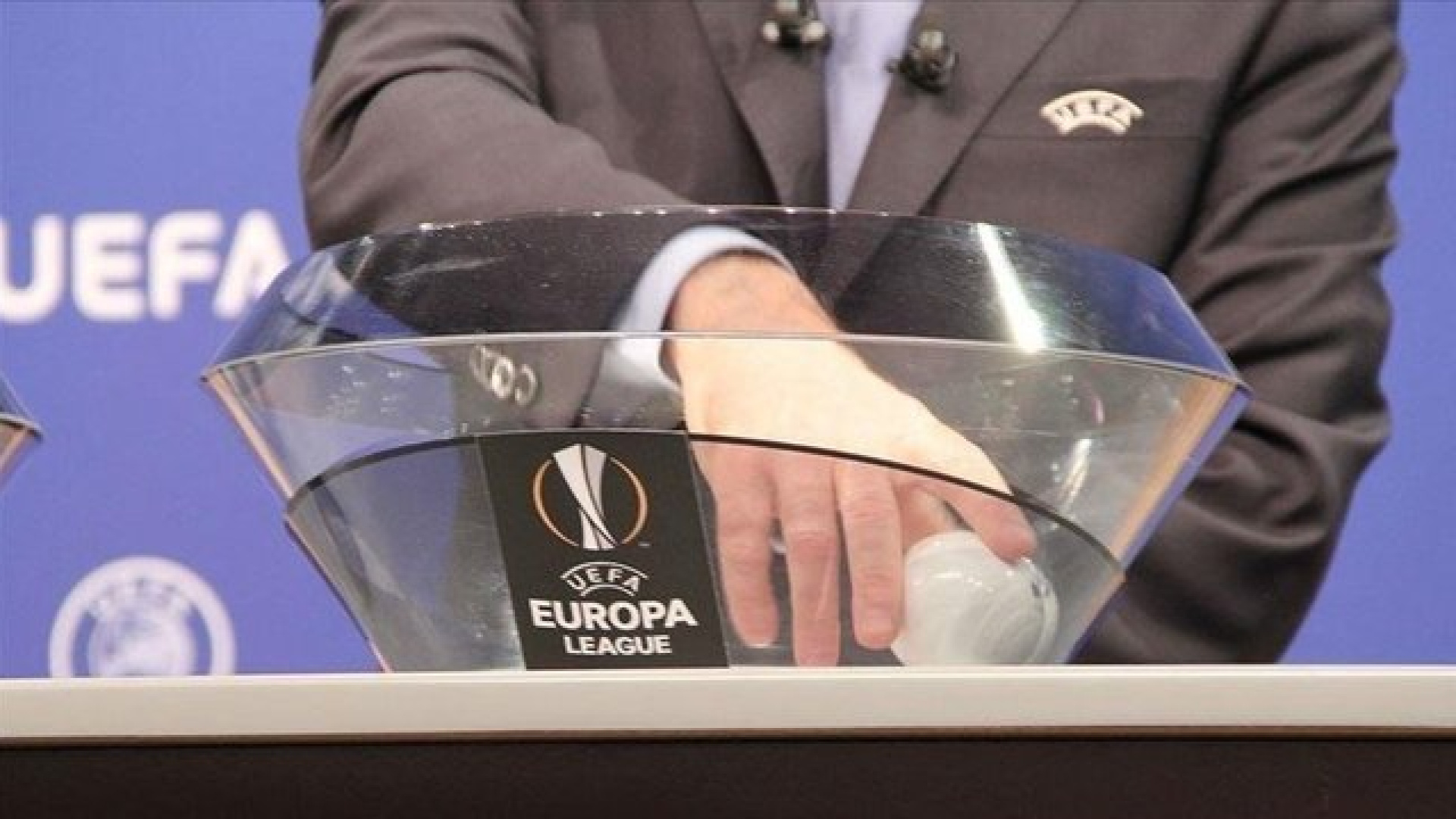 UEFA Avrupa Ligi play-off turu kura çekimi ne zaman, saat kaçta, hangi kanalda? Fenerbahçe'nin muhtemel rakipleri belli oldu mu?