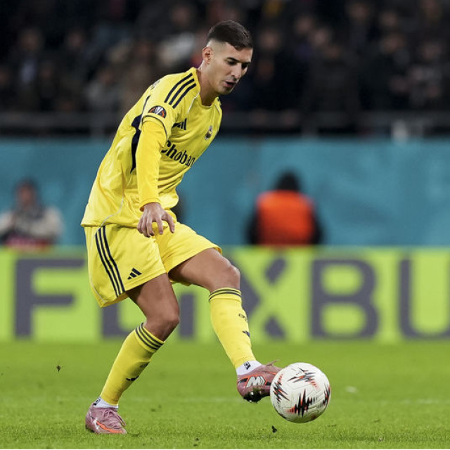 "F.Bahçe'yle 100. maçıma çıktığım için gururluyum"