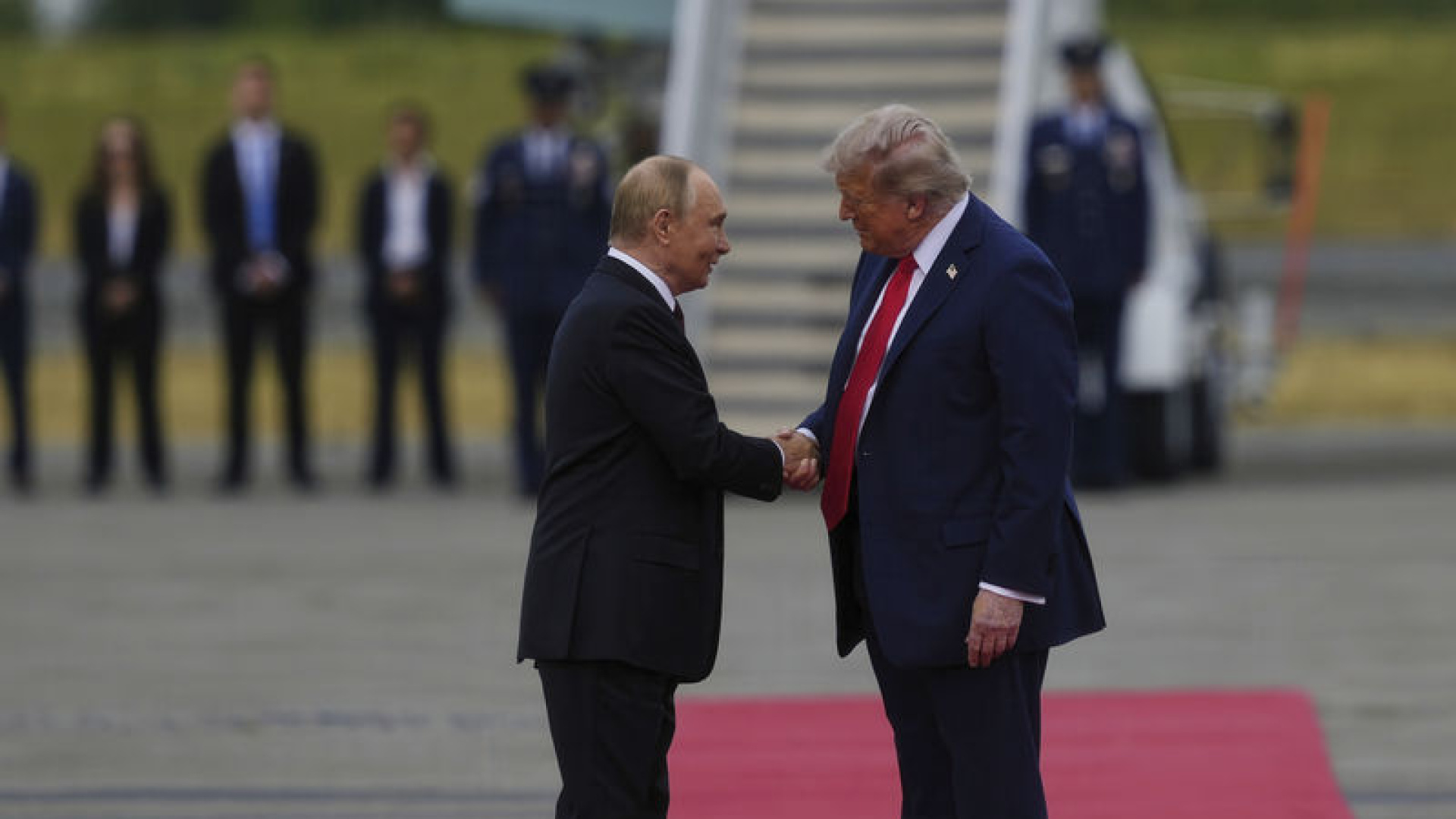 Trump'ın Soğuk Hava Ricası: Putin Ukrayna'ya Bir Hafta Saldırmayacak