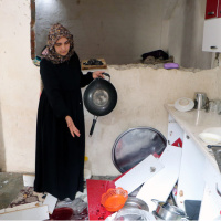 Ölmek istemiyorum feryadı! Kocası eşyaları parçaladı