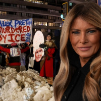 İçeride gala, dışarıda protesto