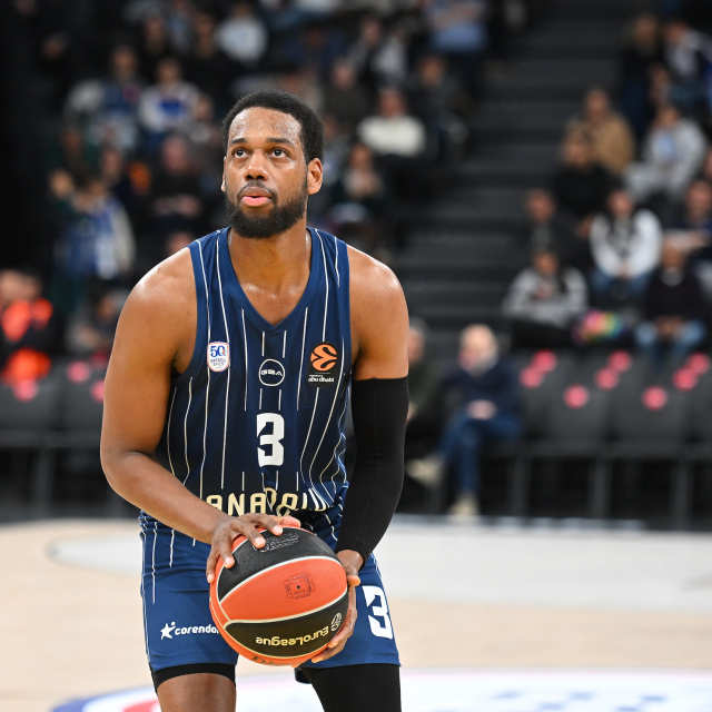 Anadolu Efes, bu sezon "yokları oynuyor"!