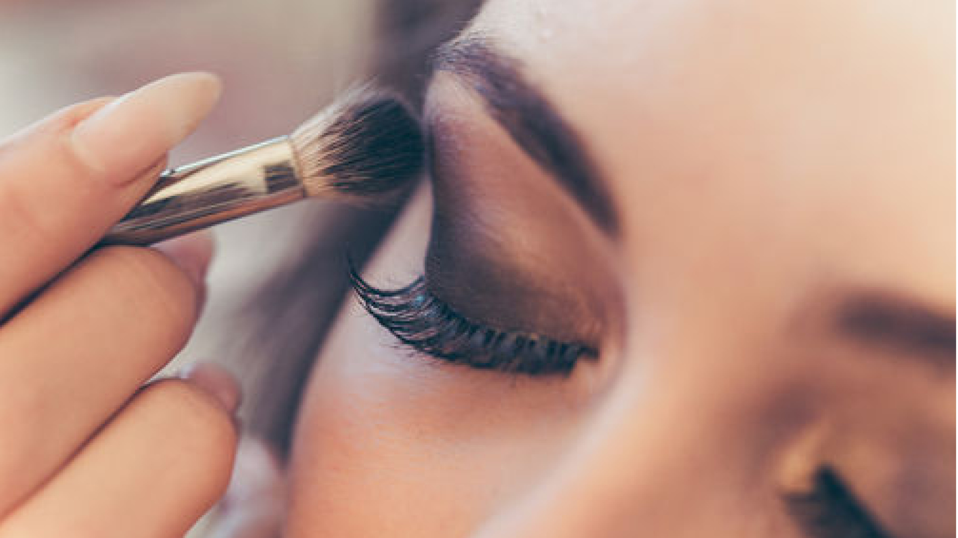 Buğulu göz makyajı naıl yapılır? Evde buğulu göz makyajı yapmanın püf noktaları