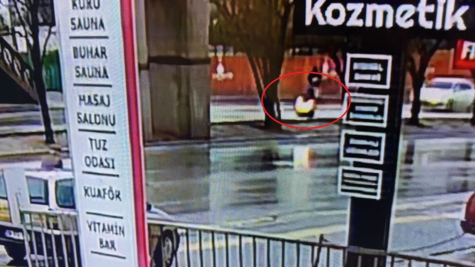 Ankara'da Kaygan Yolda Motosiklet Ağaca Çarptı: Irak Uyruklu Sürücü Hayatını Kaybetti