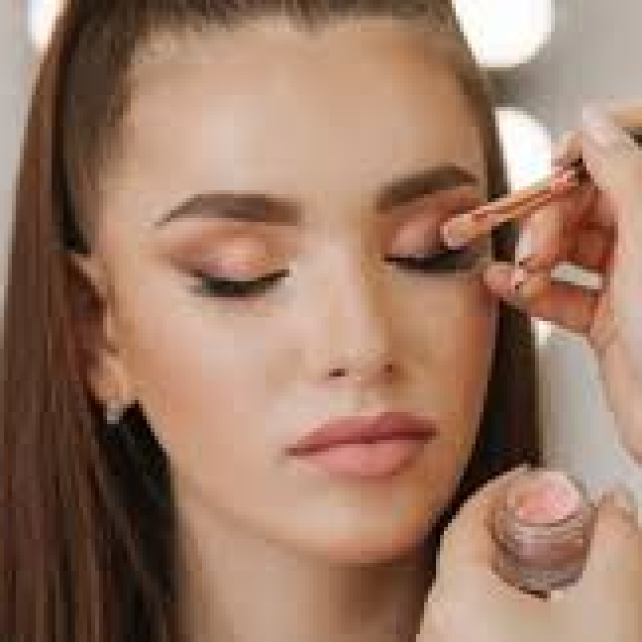 Göz makyajı nasıl yapılır?