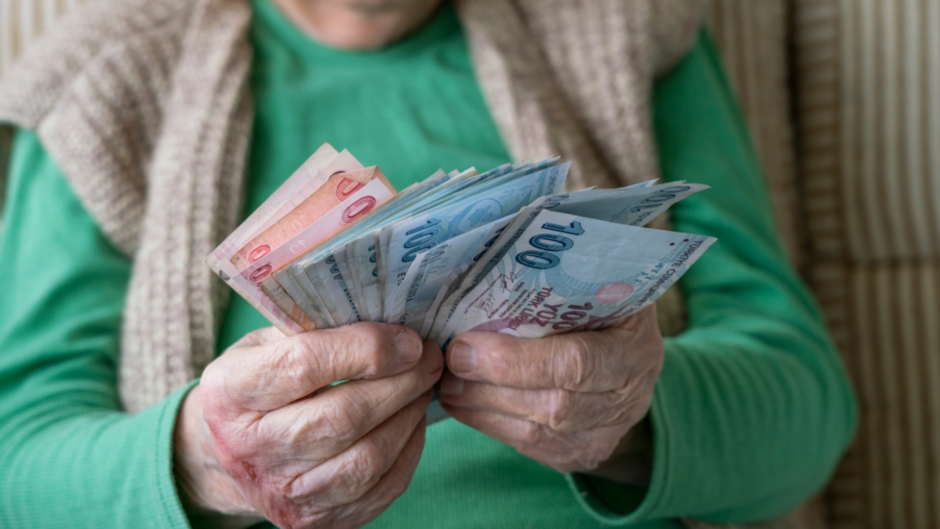Emekli Bayram İkramiyesi Netleşiyor: 2026'da Yüzde 25 Zam Bekleniyor