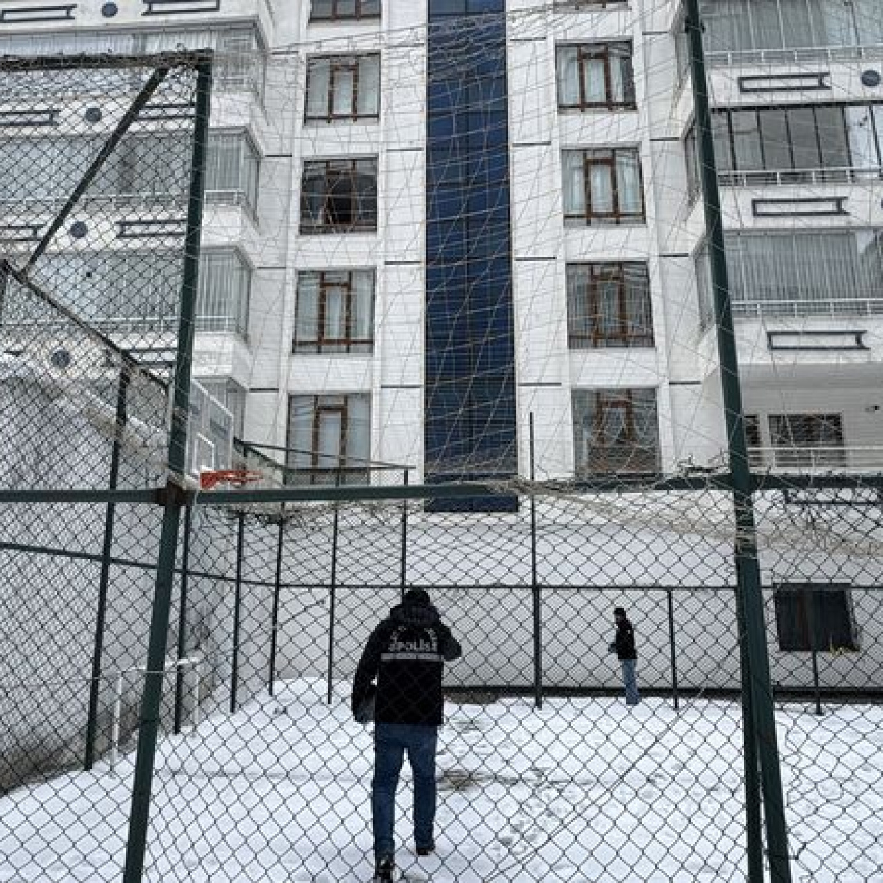 Temizlik faciayla bitti! 3.kattan düştü!