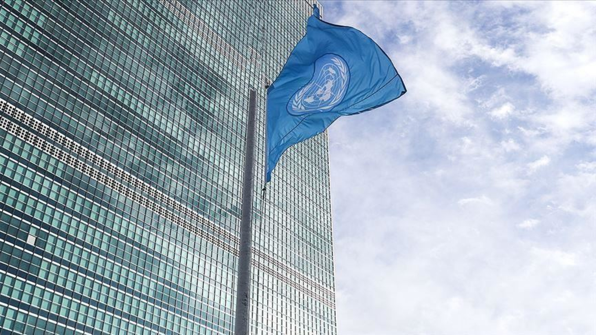 BM Genel Sekreteri Guterres'ten Üye Ülkelere Acil Çağrı: Finansal Çöküş Riski