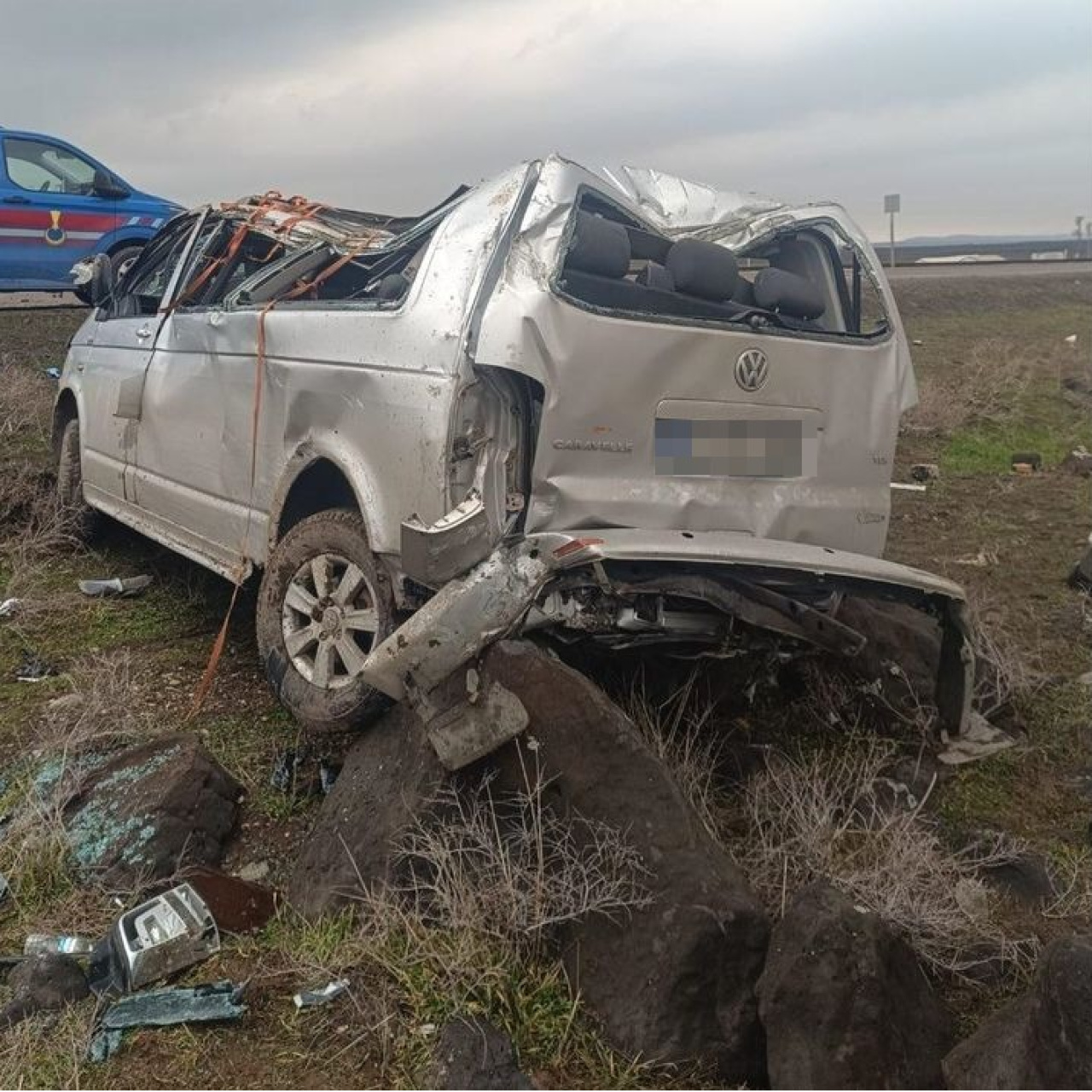 Minibüs takla attı: 2 ölü, 6 yaralı