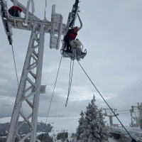 60 tatilci telesiyejde mahsur kaldı!