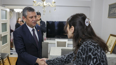 Özel, Atlas'ın ailesini ziyaret etti