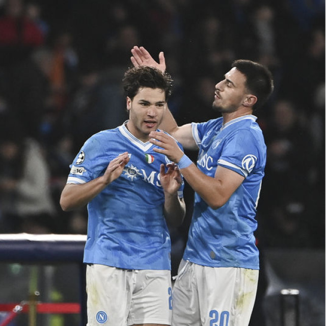 Napoli, Fiorentina'yı iki golle geçti!