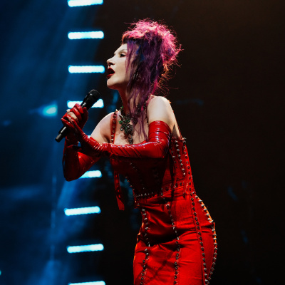 Güllü'ye duygusal veda