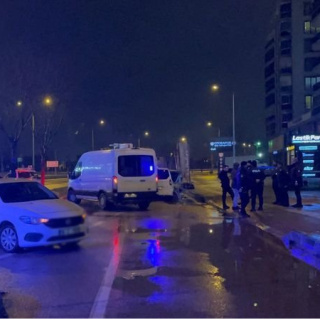 Otomobilde el bombası ele geçirildi: 3 gözaltı