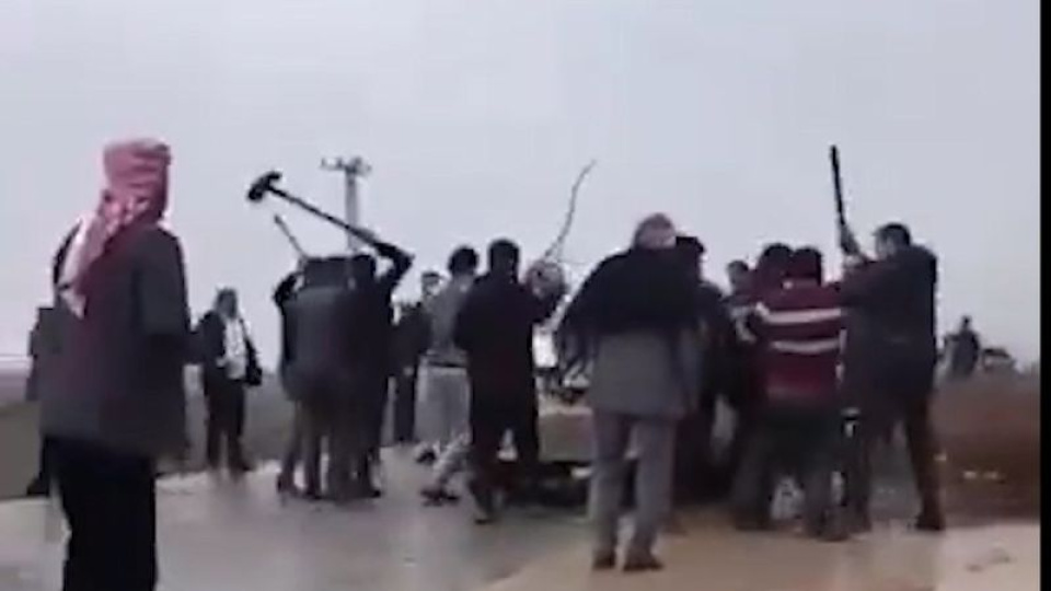 Taşlı, sopalı arazi kavgası kamerada