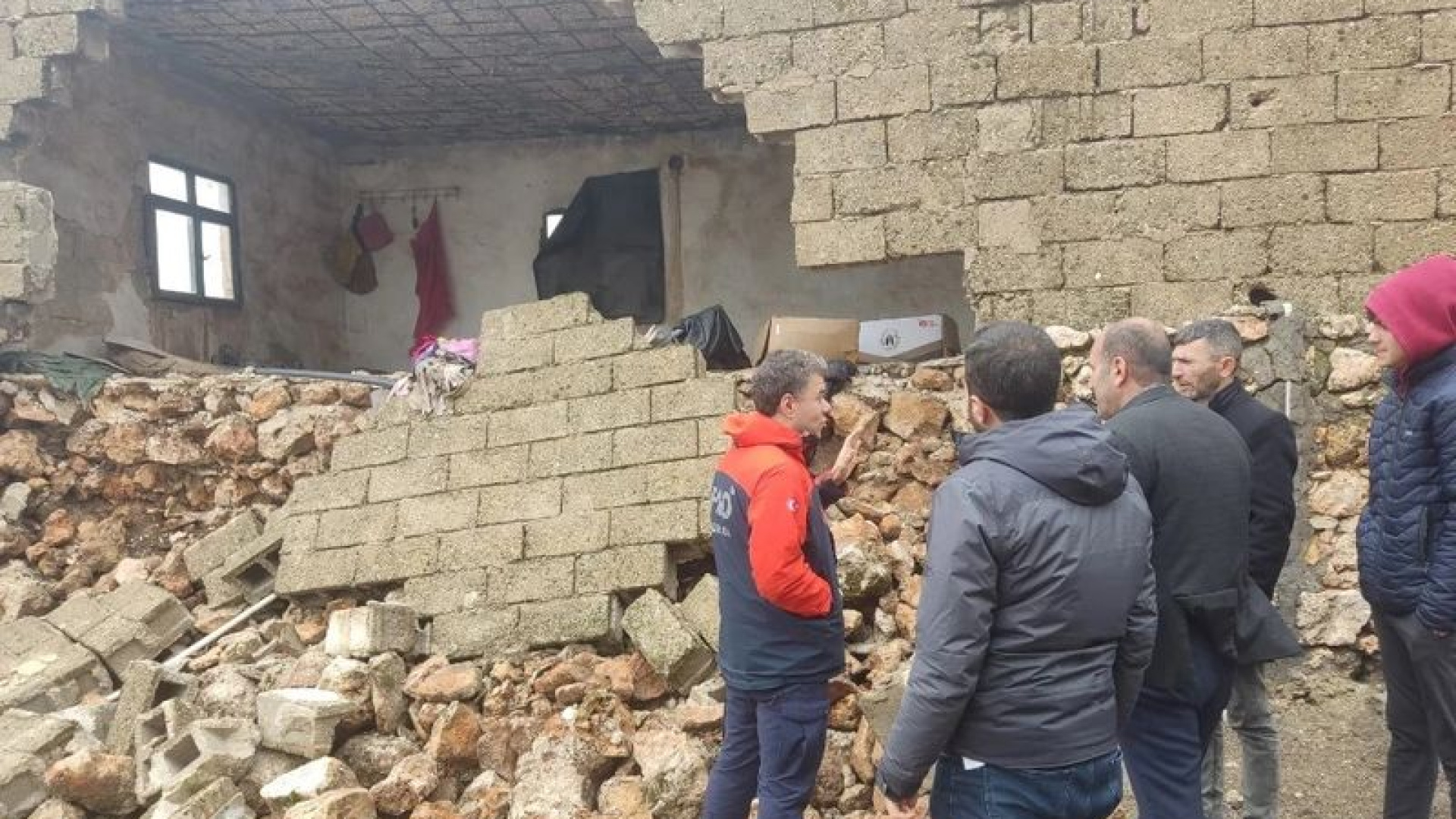 Şırnak'ta Şiddetli Yağış Konutta Kısmi Çökmeye Yol Açtı