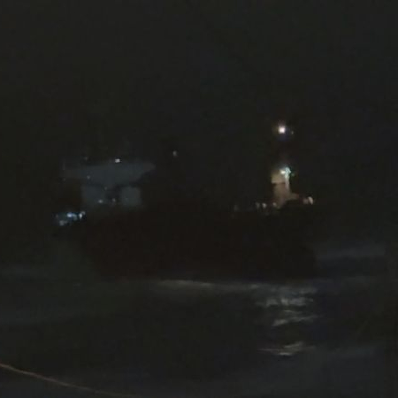 Sarıyer'de yük gemisi karaya oturdu