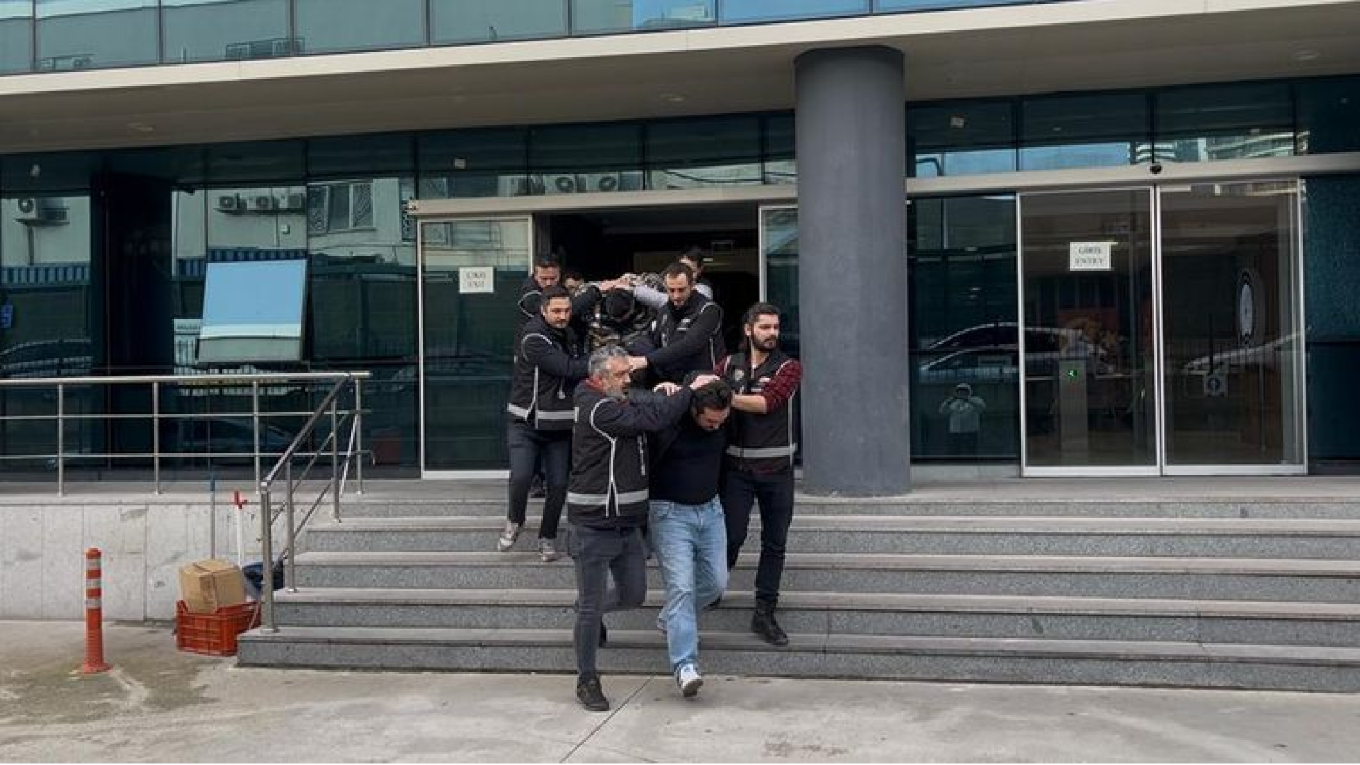 Sarallar'a 5 İlde Eş Zamanlı Operasyon: 14 Şüpheli Gözaltında