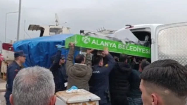 Antalya'da denizde cansız beden bulundu