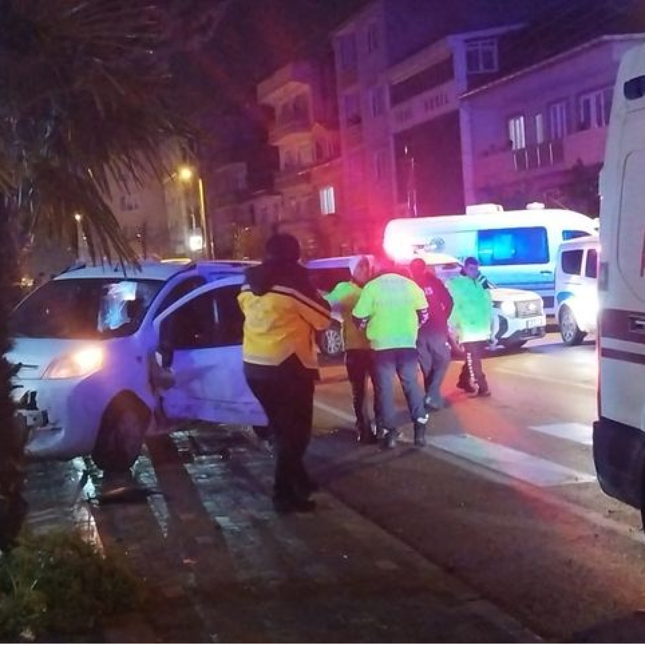 Kaldırıma adım attığı anda canından oldu