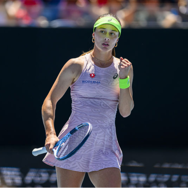 Zeynep Sönmez’den tarihi yükseliş!