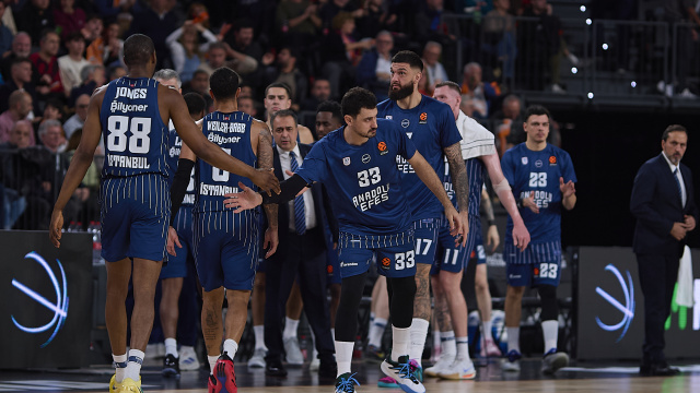 Anadolu Efes'in konuğu Valencia