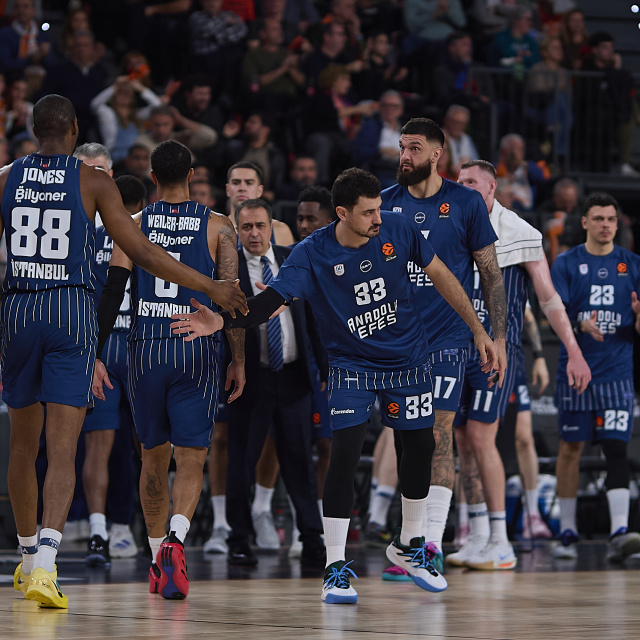 Anadolu Efes'in konuğu Valencia
