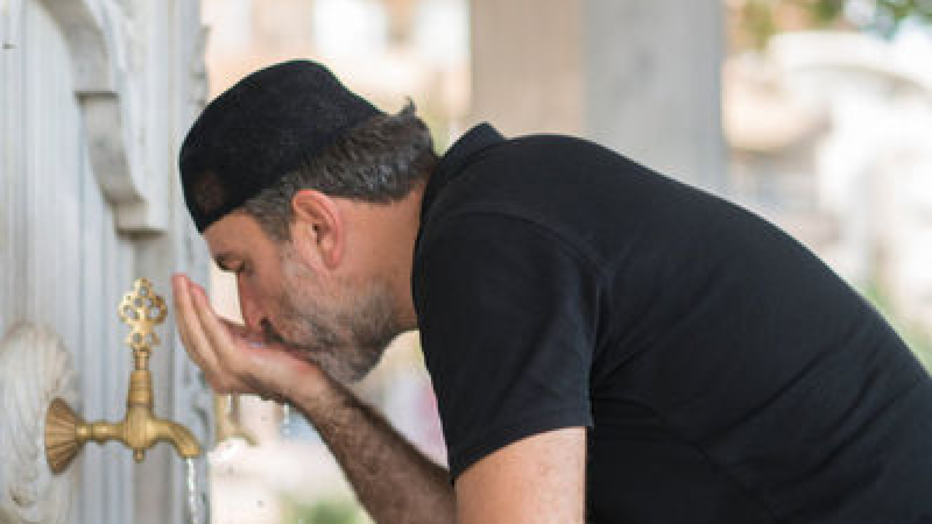 Abdest alırken su yutmak orucu bozar mı? Diyanet'e göre oruçluyken abdest alırken su yutmak orucu bozar mı?