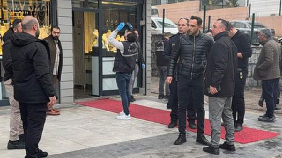 Kuyumcuda silahlı soygun! Müdahale eden bir polis vuruldu!