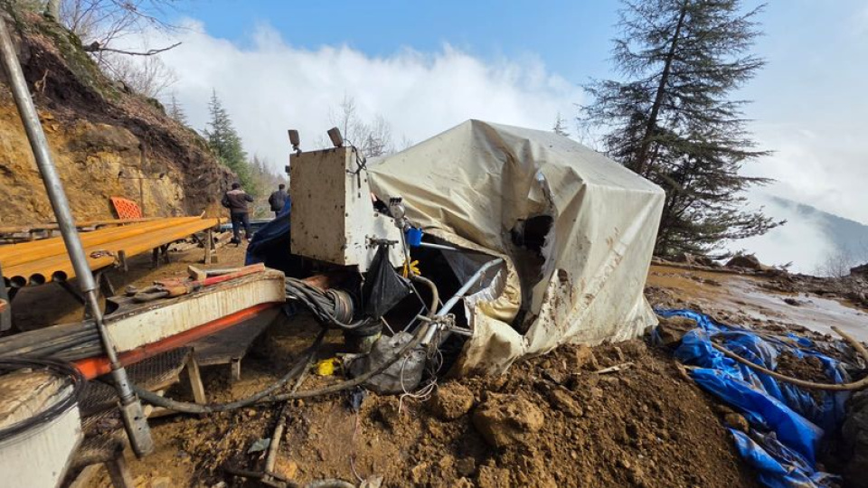 Çadıra düşen kaya işçiyi öldürdü