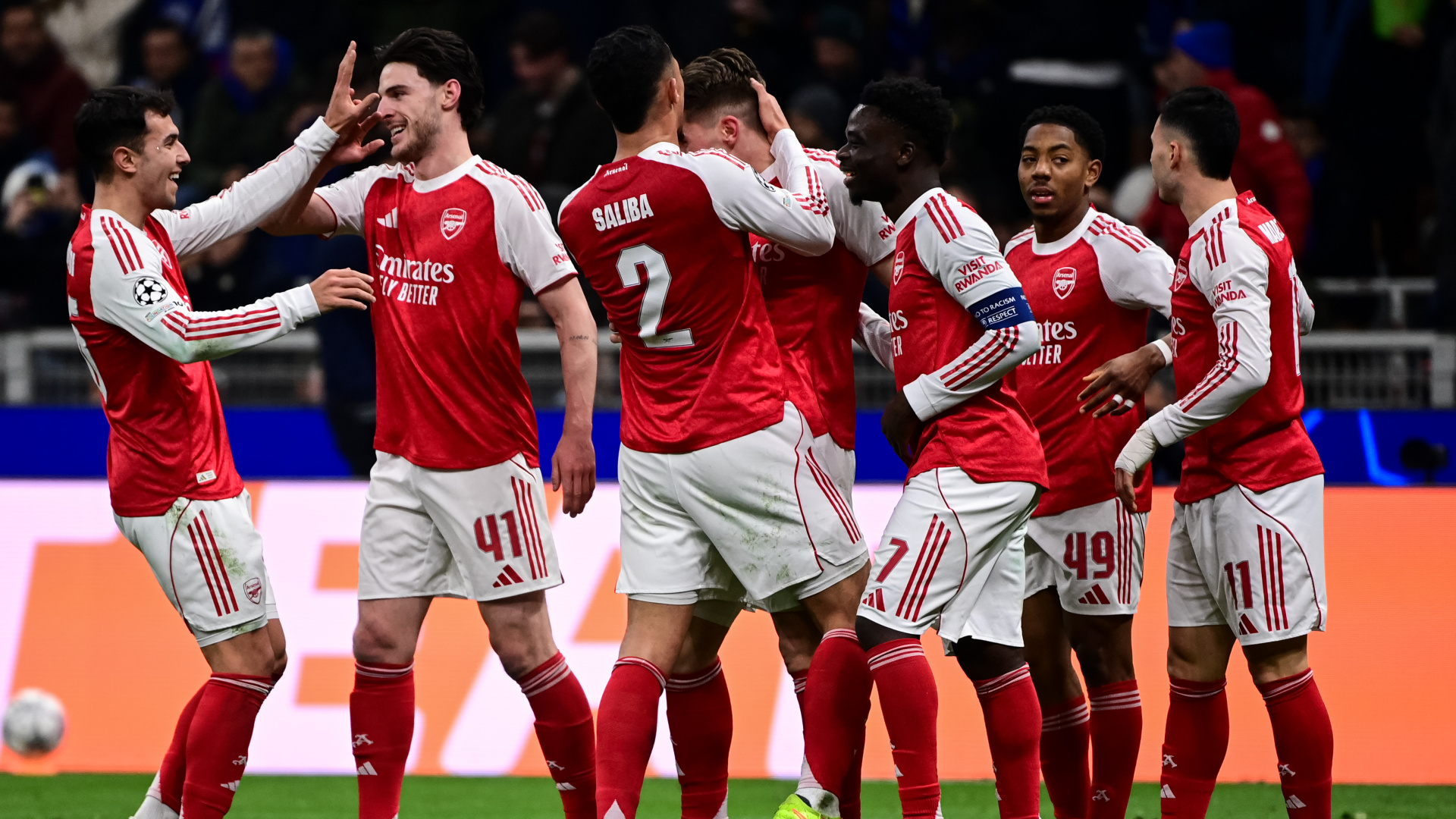 Avrupa'nın 5 Büyük Ligi'nde Liderler Değişmedi: Arsenal, Barcelona, Inter, Bayern ve PSG Zirvede