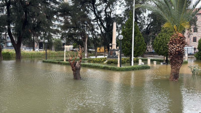 İzmir'de denizin rengi değişti