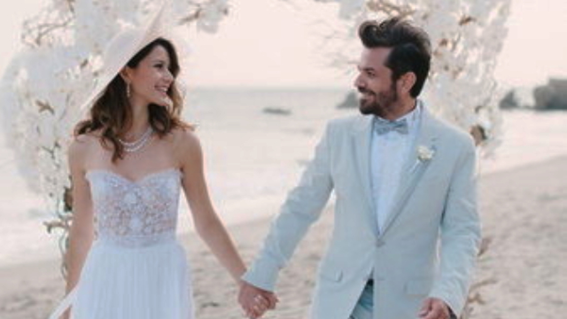 Beren Saat ve Kenan Doğulu Tanışma Yıl Dönümünü Kutladı