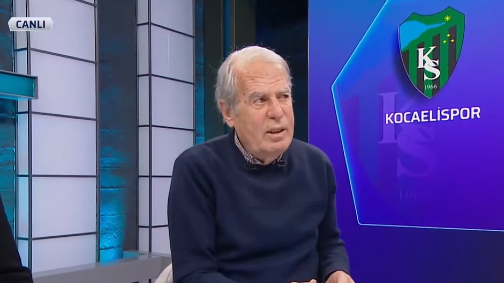 Mustafa Denizli'den Fenerbahçe'ye Kritik Uyarı: 'Bir Tercihte Bulunmalı'