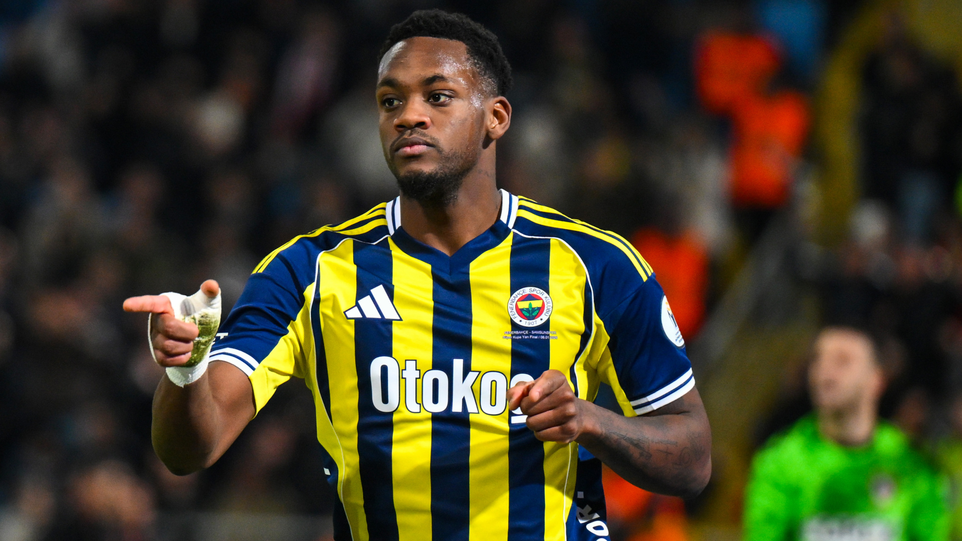 Jhon Duran Zenit'e Transfer Oldu: Fenerbahçe'den Rusya'ya Geçiş Tamamlandı