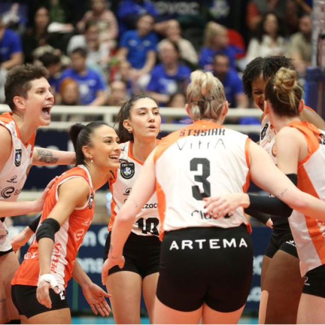 Eczacıbaşı Dynavit, İtalya'da kazanmak istiyor