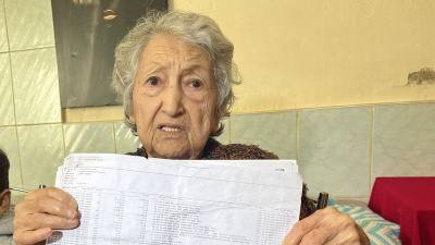 Yaşlı kadının evini elinden alıp darp ettiler