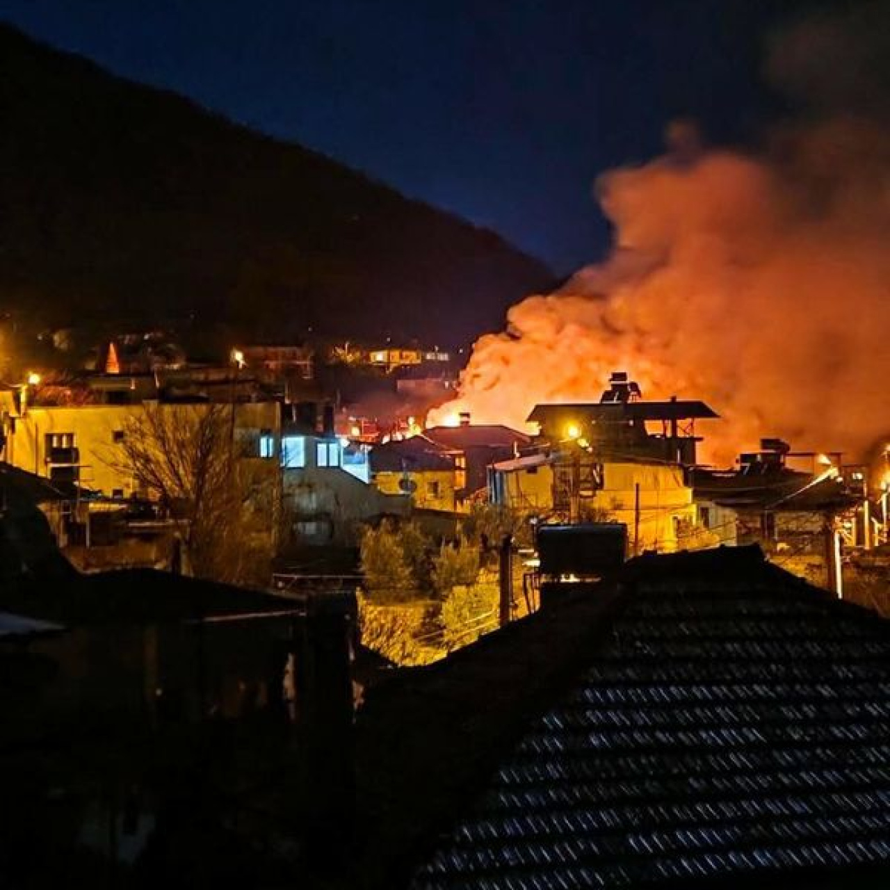 Yangında hayatını kaybetti