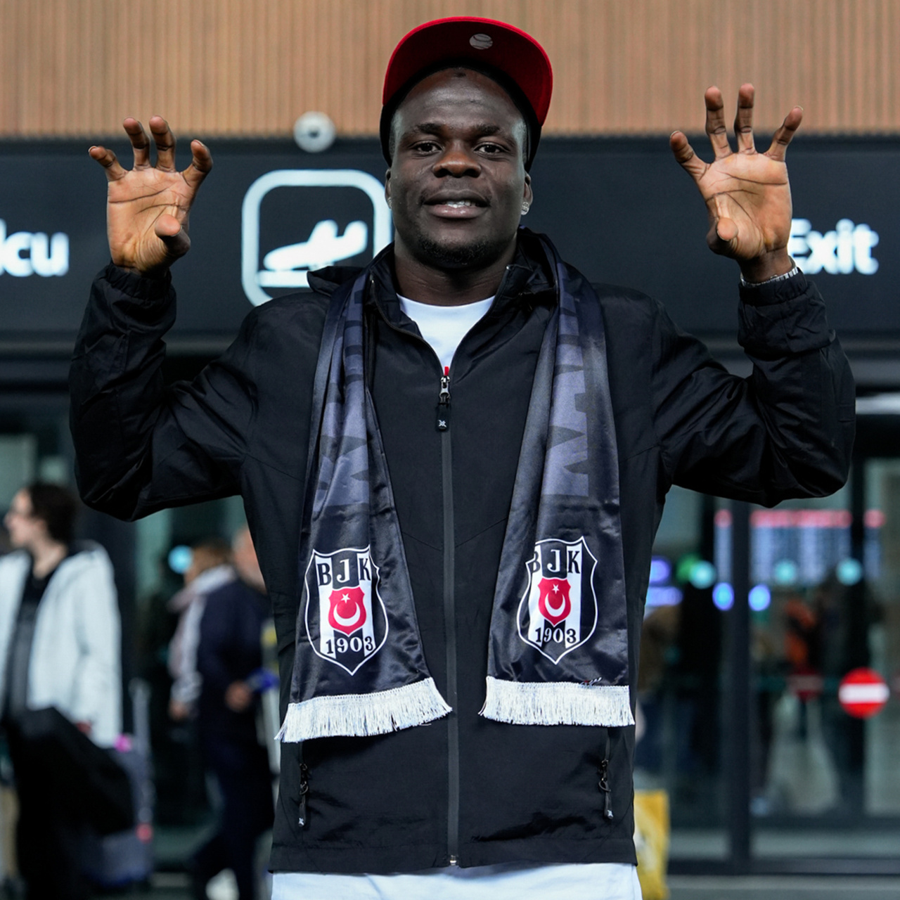 Junior Olaitan, Beşiktaş için geliyor!