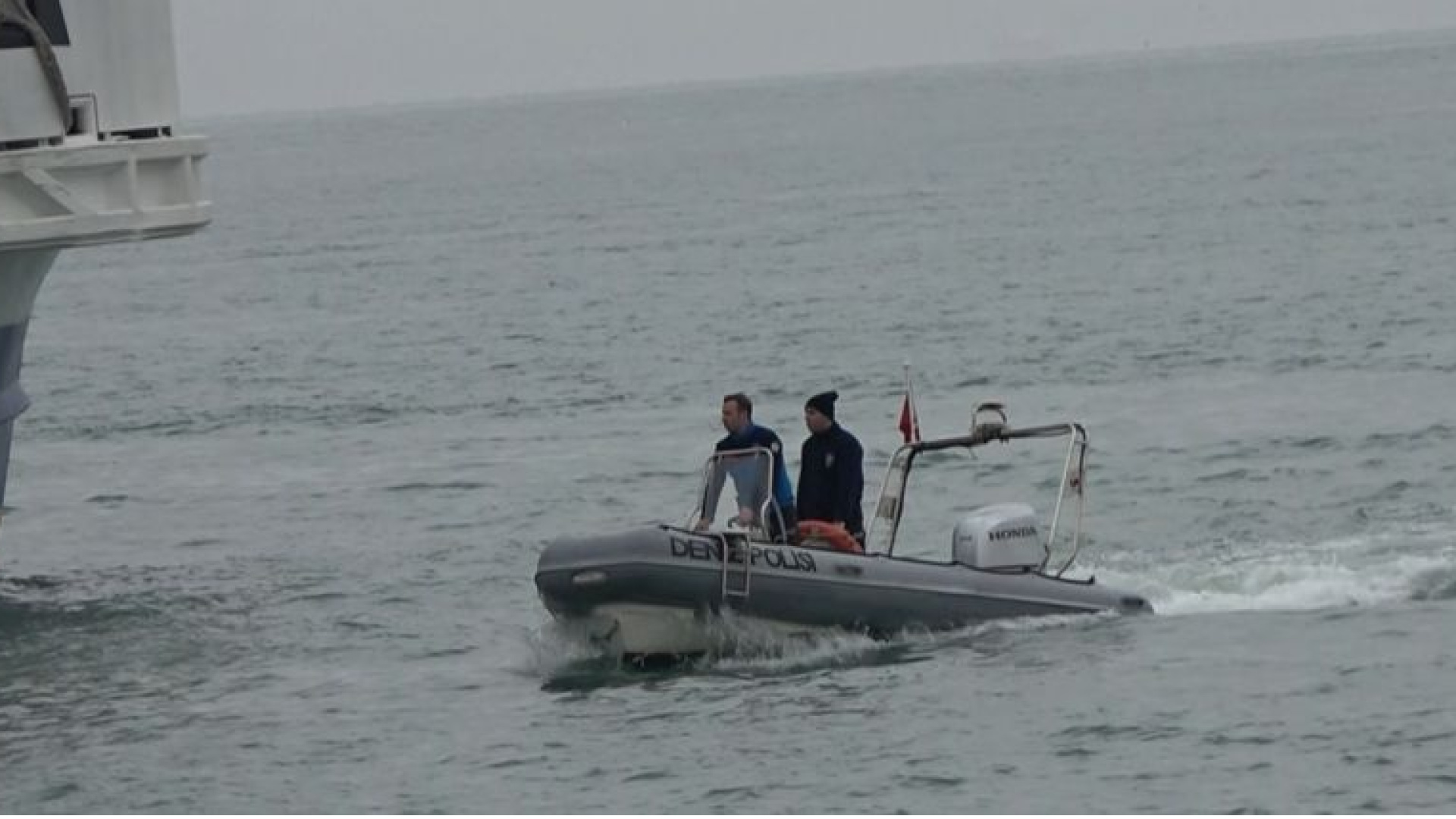 Yalova'da Feribot İskelesi Yanında Denizde Kadın Cansız Bedeni Bulundu