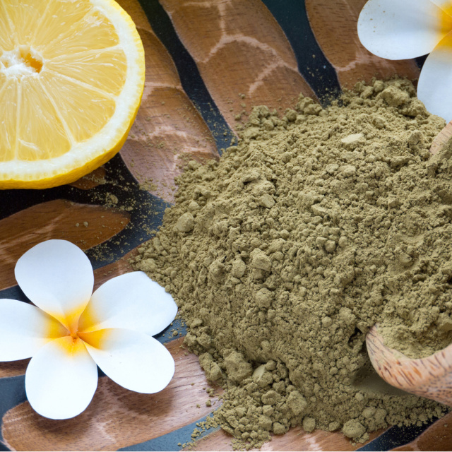 Saça kına sürmek orucu bozar mı?