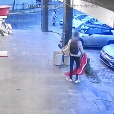 Türk bayrağını söküp sürükledi, gözaltına alındı