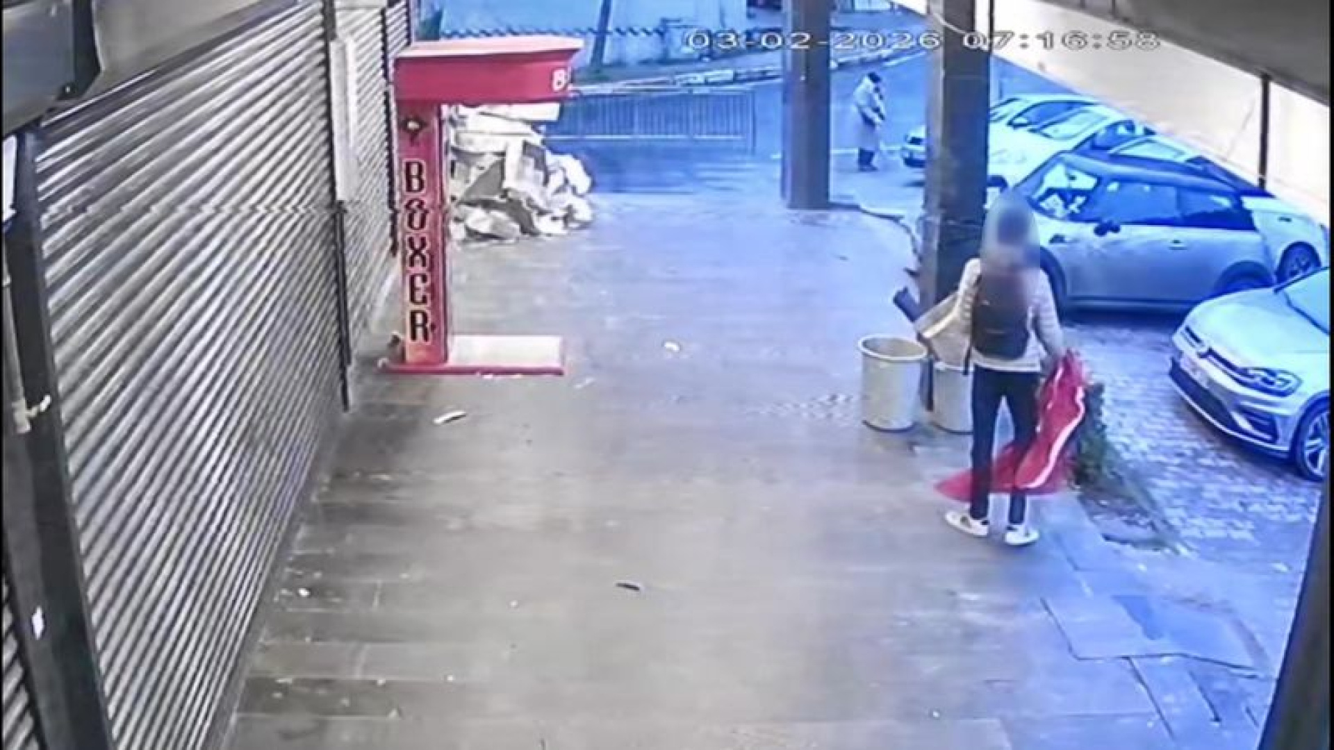 Beylikdüzü'nde Türk Bayrağını Söküp Sürükleyen Şahıs Gözaltına Alındı