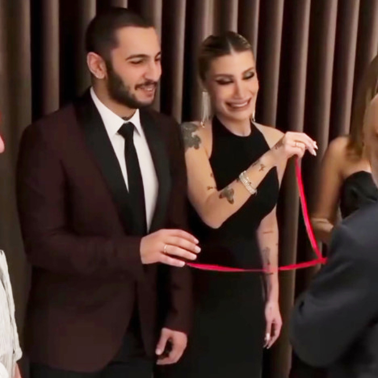 İrem Derici nişanlandı