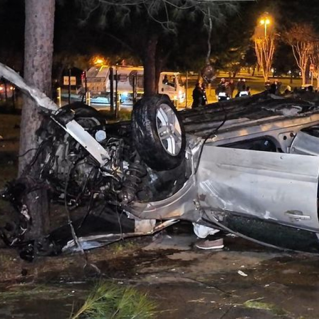 Maltepe'de 3 otomobil kazaya karıştı: 6 yaralı