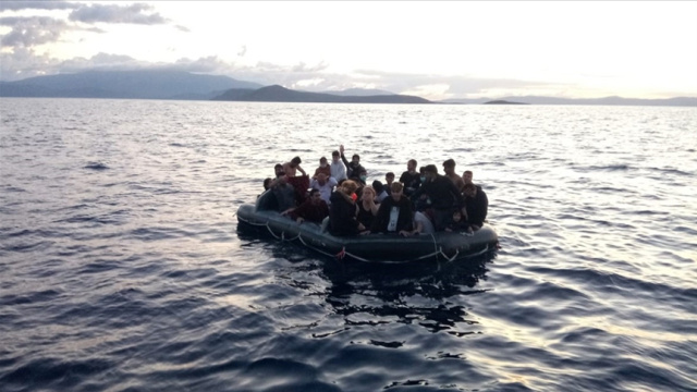 Yunan sahil güvenlik gemisi ile göçmen botu çarpıştı: 14 ölü